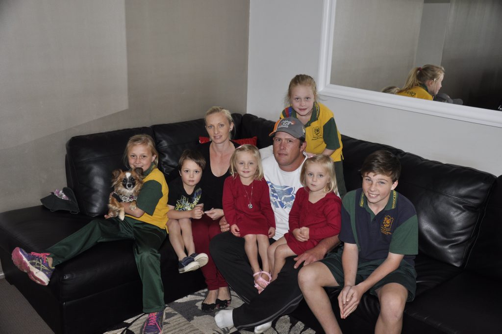 The Parkinson family Hannah, Cooper, Charmaine, Quinnley, Jade, Ella, Romie and Jordan knows how to save when it comes to grocery shopping. The Parkinson family Hannah, Cooper, Charmaine, Quinnley, Jade, Ella, Romie and Jordan knows how to save when it comes to grocery shopping.